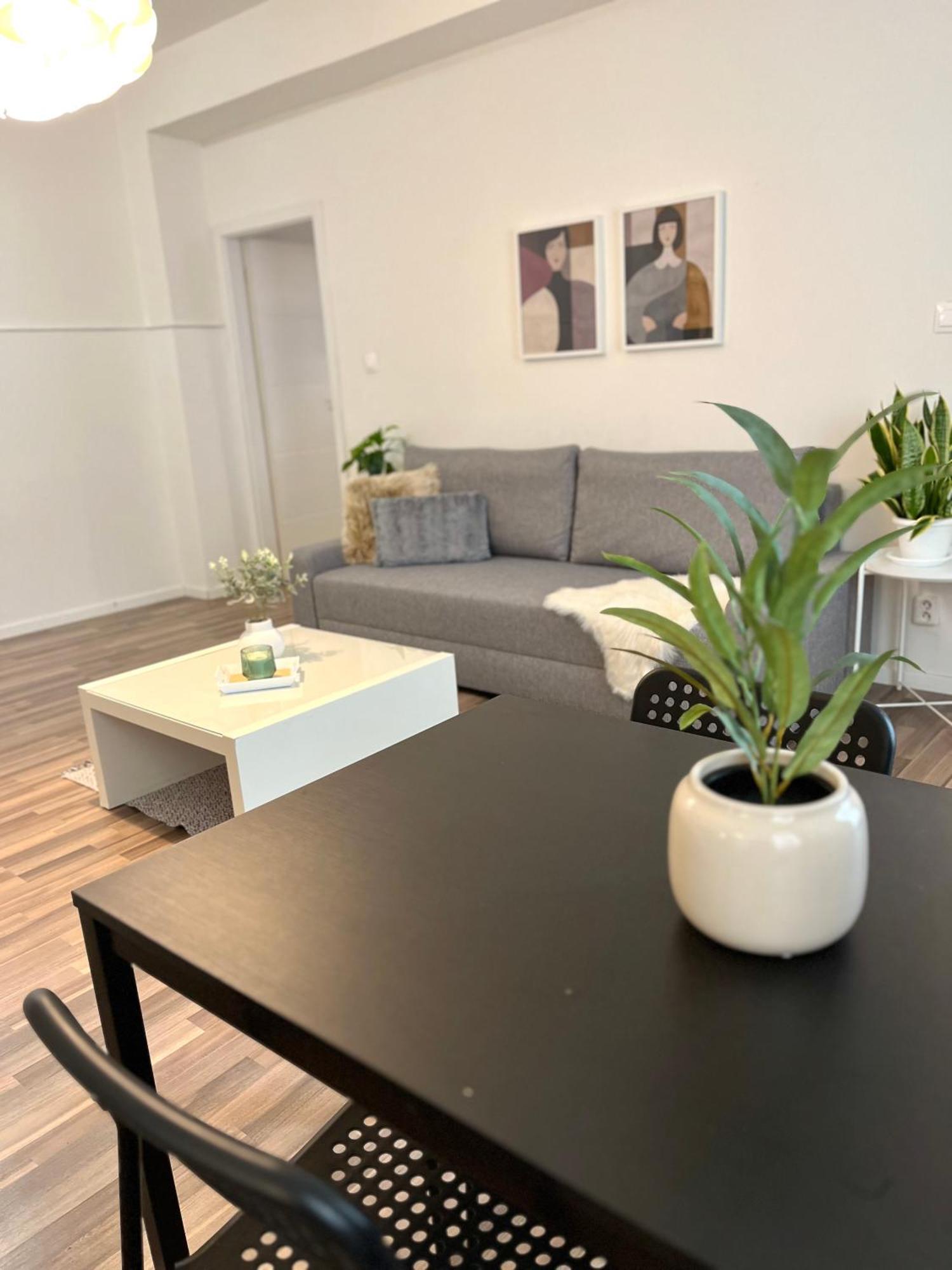 Apartment Adele - Old Town Братислава Екстер'єр фото