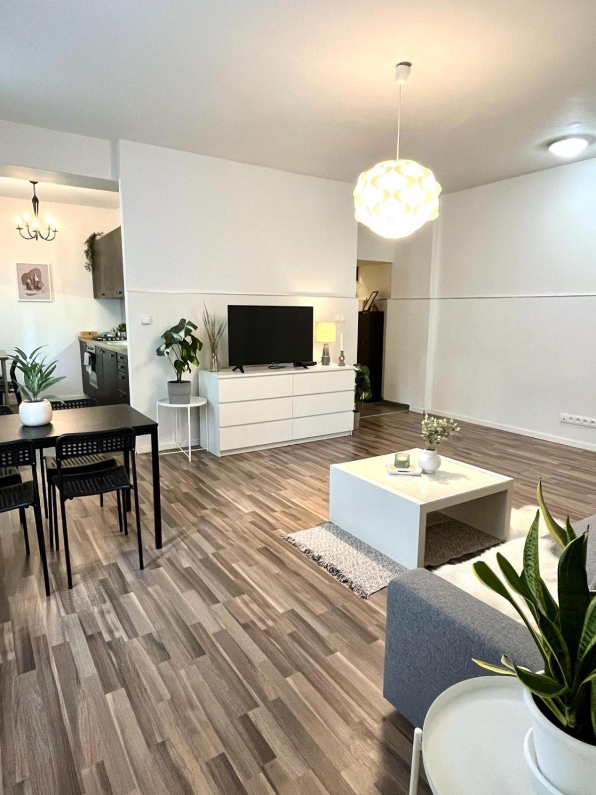 Apartment Adele - Old Town Братислава Екстер'єр фото