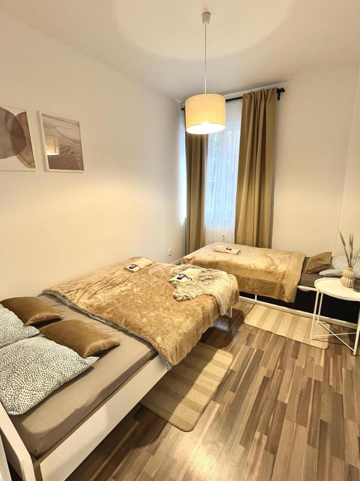Apartment Adele - Old Town Братислава Екстер'єр фото