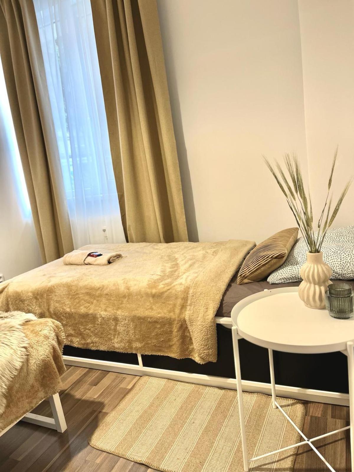 Apartment Adele - Old Town Братислава Екстер'єр фото